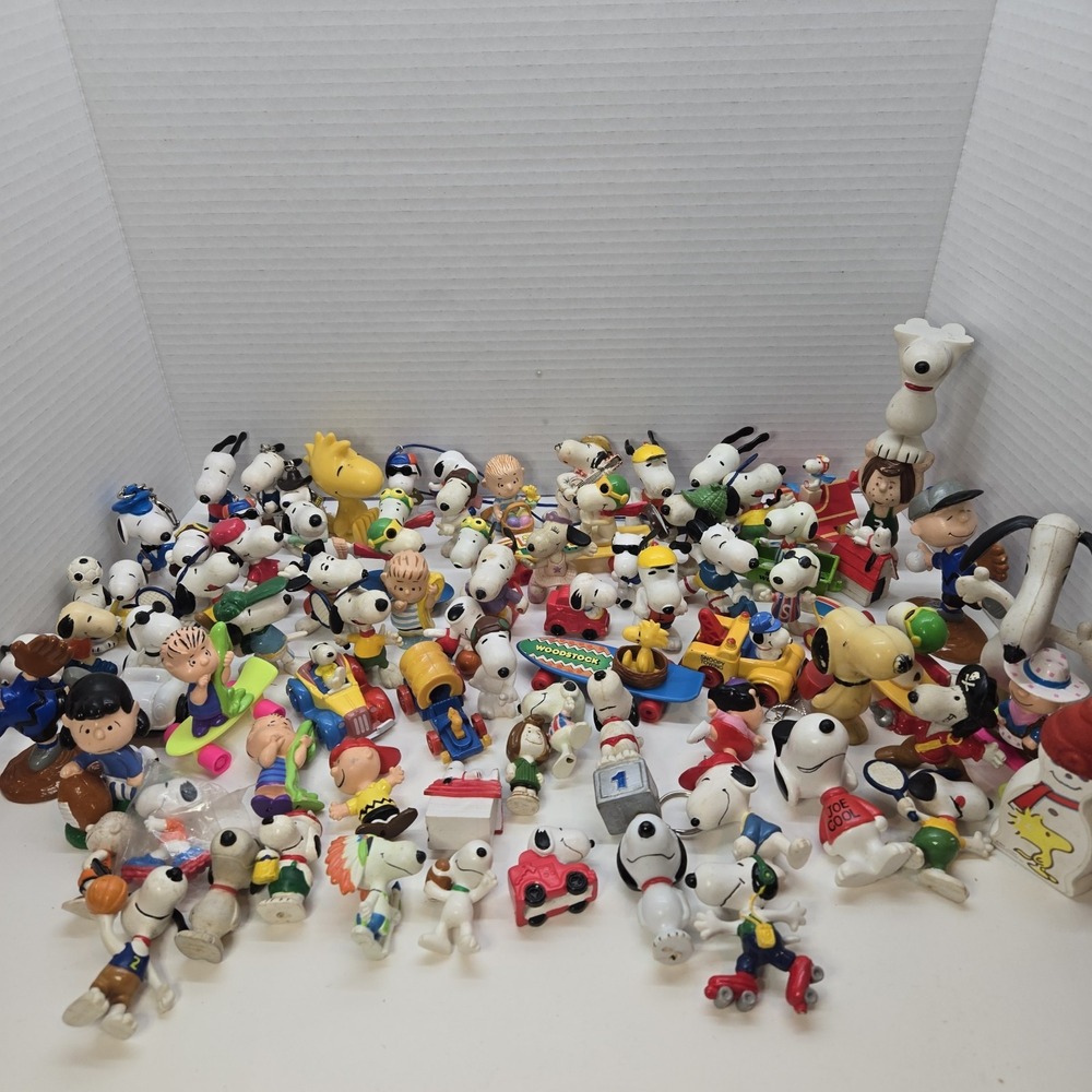 Vintage 80s Snoopy Figures Lot of 80 Peanuts Snoopy Woodstock‎ PVC Hong Kong